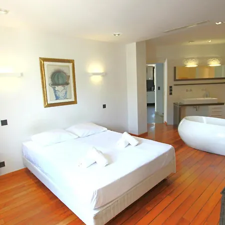 Appartement 3 Air-conditioned Bedrooms & 6-seat Jacuzzi Cannes
